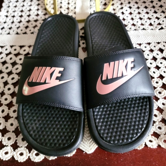 Nike Black w/Pink Lettering Slides - Picture 1 of 5
